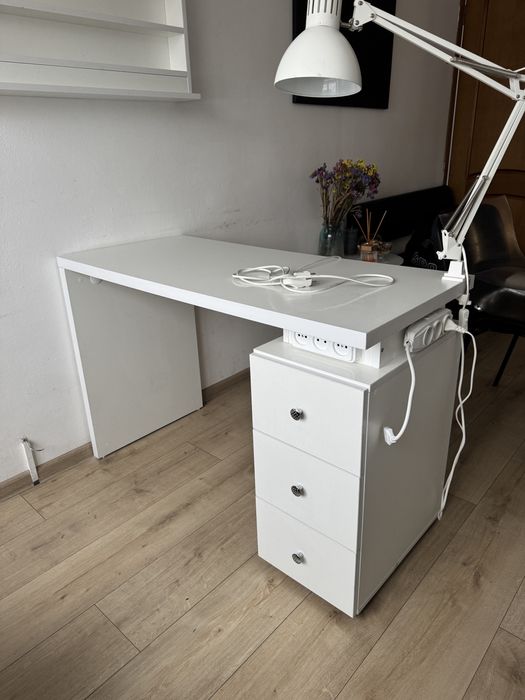 Продам місце для майстра манікюру