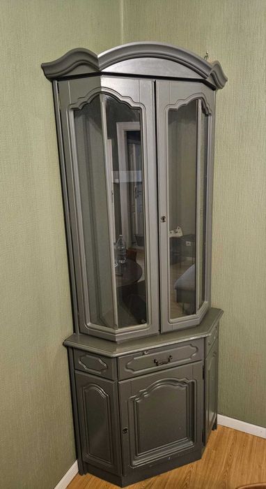 szafa, szafka, klasyczna witryna z przeszkleniami