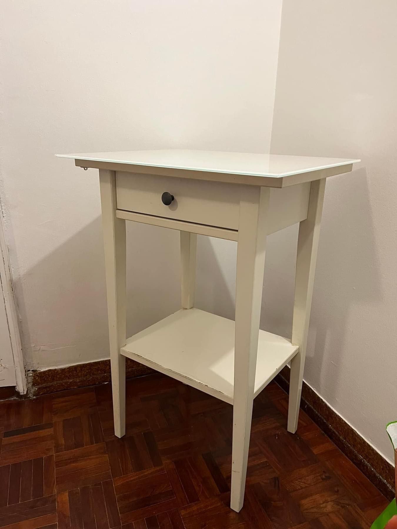 Mesa de cabeceira IKEA HEMNES , velatura branca