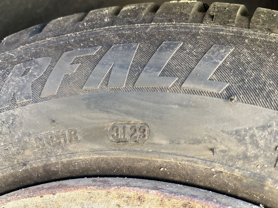 Гума зимова нова 175/70 R13