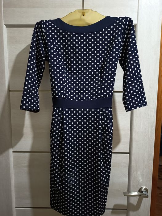 Продаю жіночу сукню