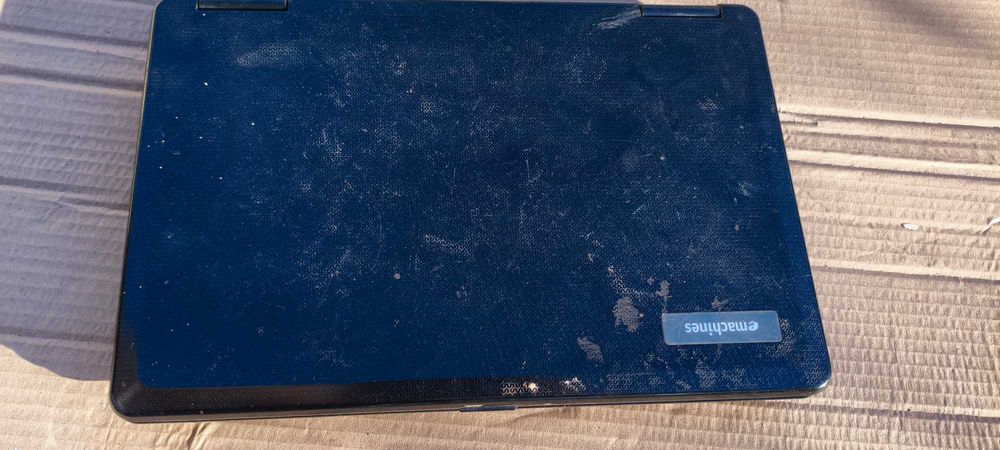 Ноутбук Emachines E525