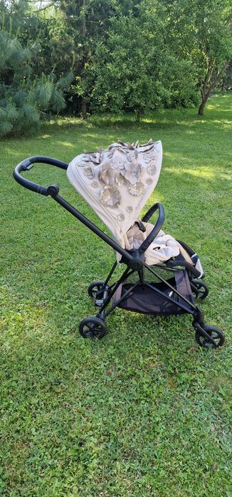 Wózek spacerowy Cybex Mios – kolekcja Flowers, beżowa tapicerka, czarn