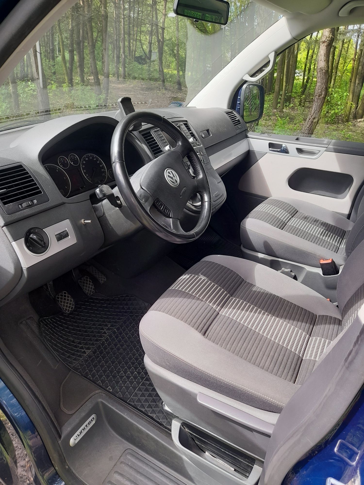 Volkswagen t5 Multivan UNITED mały przebieg 142400