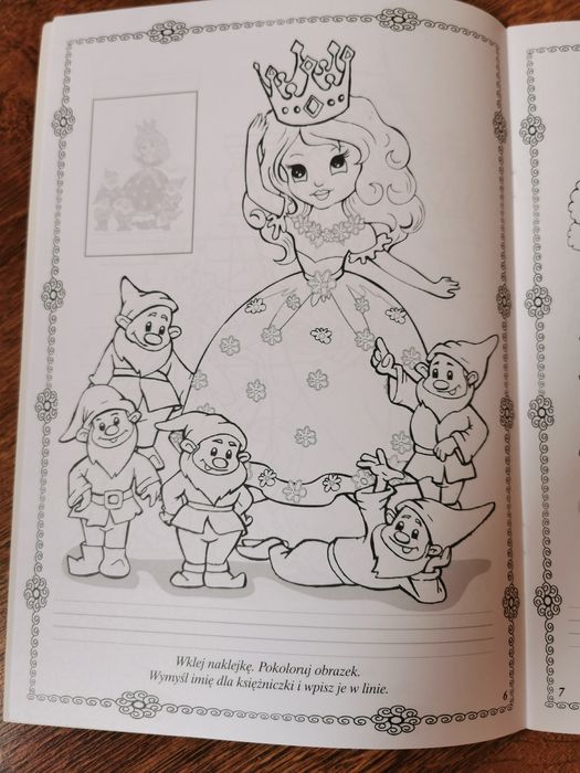 Kolorowanki Księżniczki i Modnisia