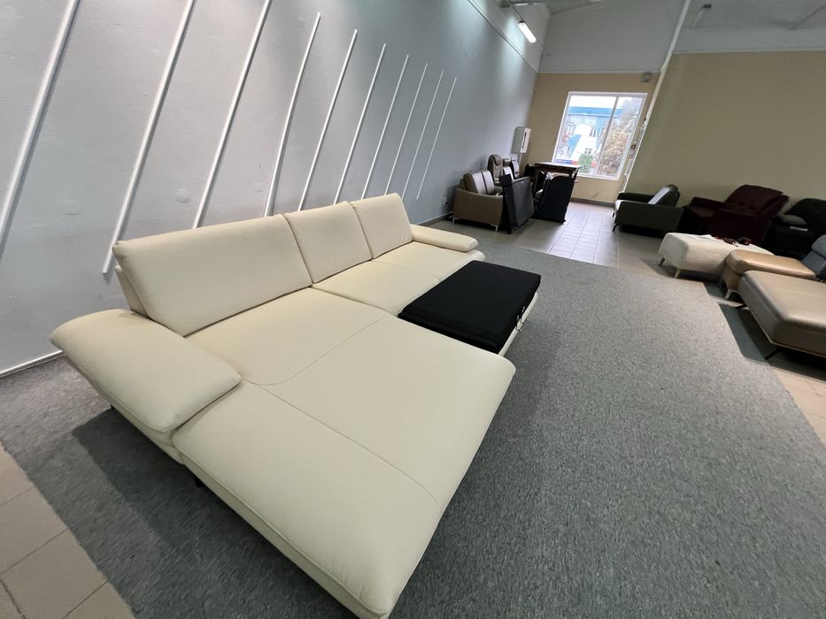 Диван шкіряний виставковий стан новий розкладний кутовий виставковий