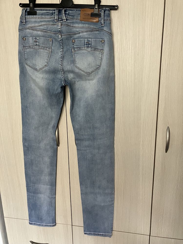 Spodnie jeansy jasne s/m