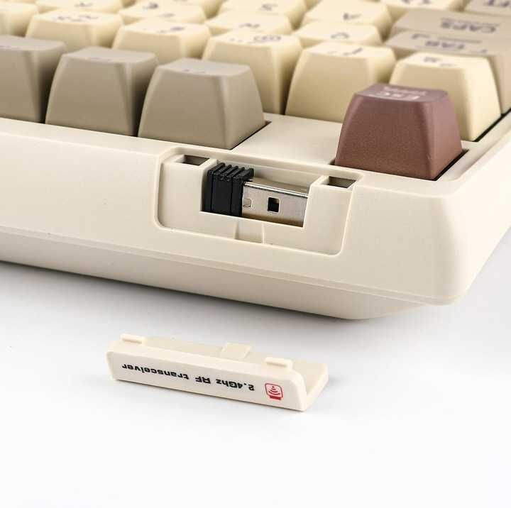 Klawiatura mecha EPOMAKER RT100 ISO Gateron Yellow Switch NIEMIECKA