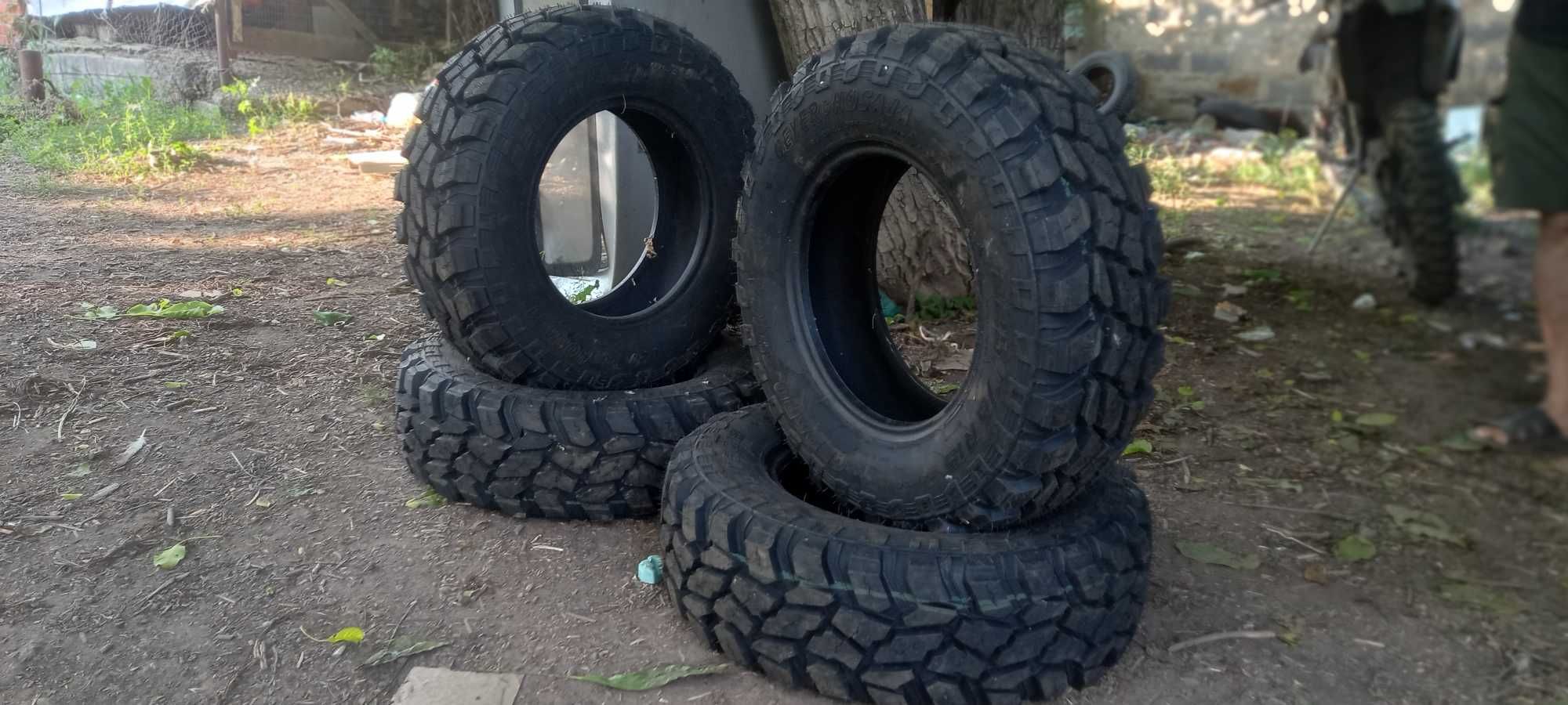 Продам новую грязьову резину r15 225/75