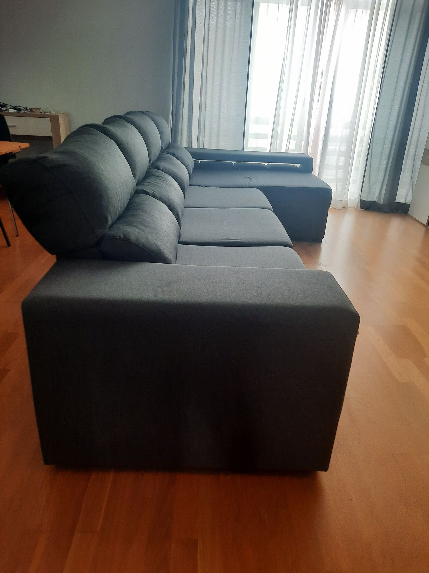 Sofa 4 lugares cinza escuro