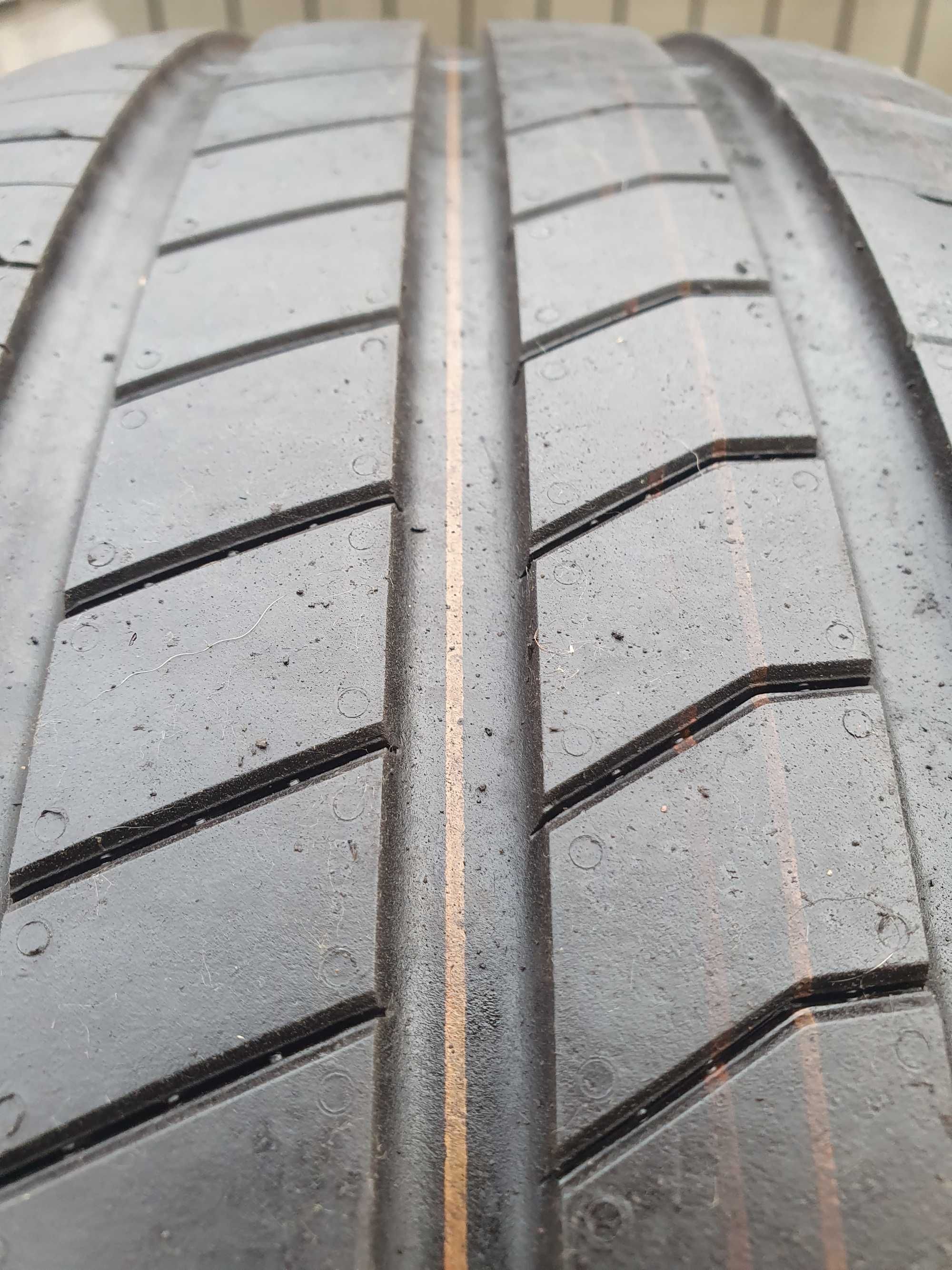 Opony  Demo Letnie 215/55/18" Bridgestone