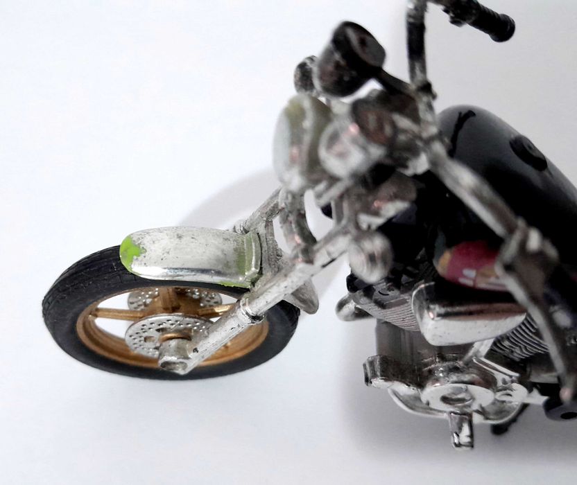 Moto miniatura Yamaha XV1100 Virago - Maisto escala 1/18