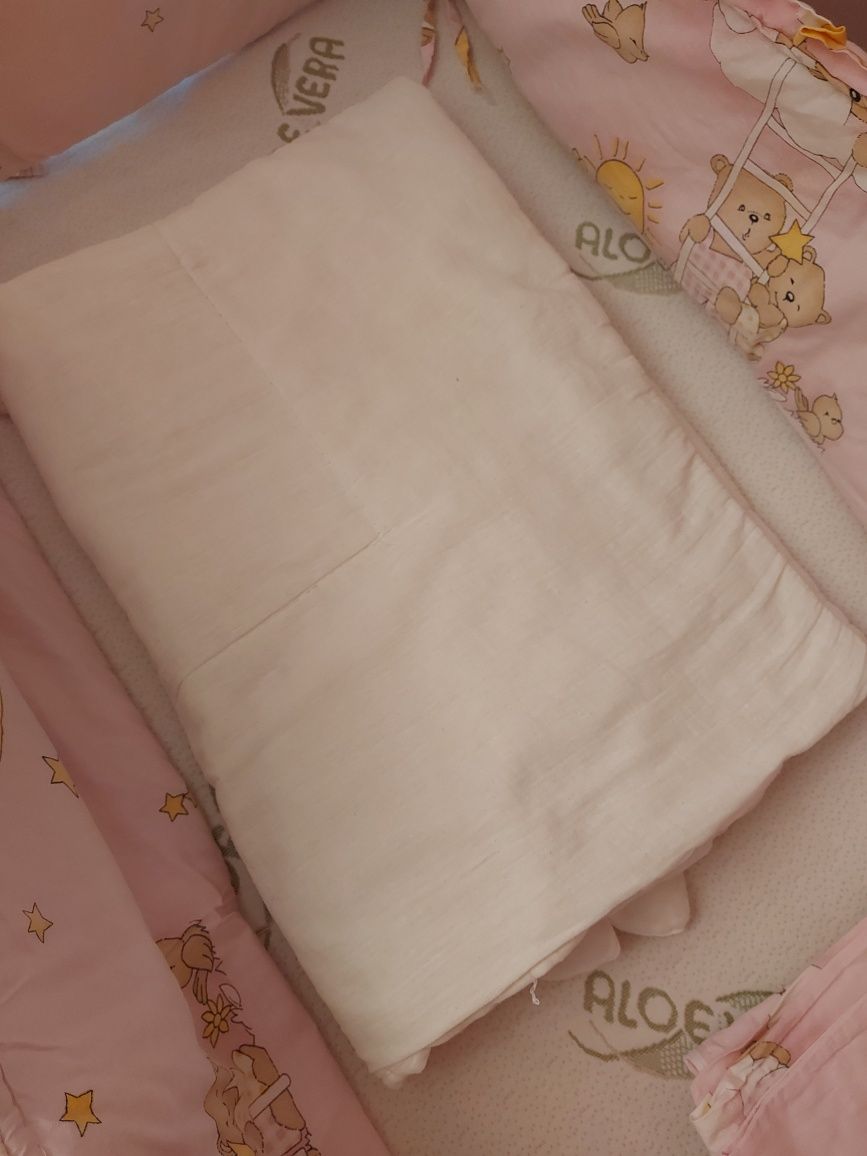 Кроватка матрас защита балдахин  набор постельного одеяло игрушка
