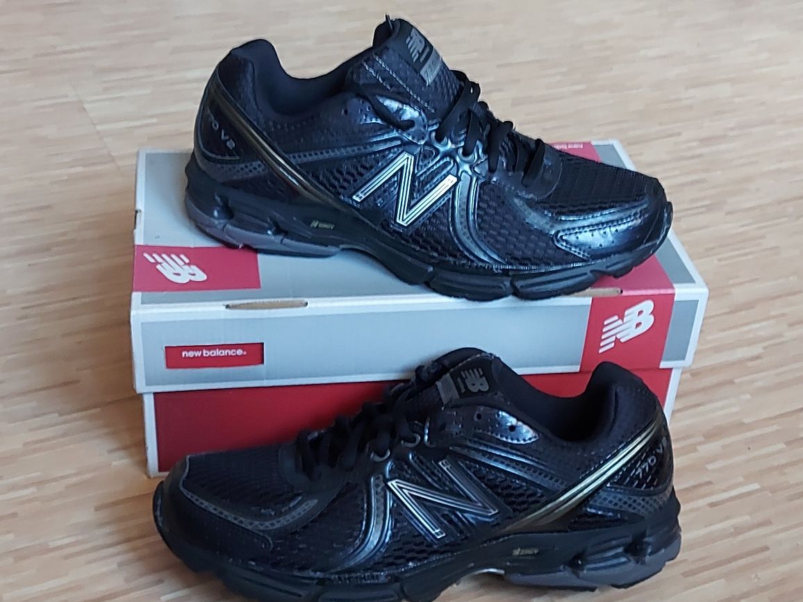 Nowe New Balance M770BS2