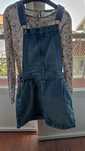 Conjunto saia-jardineira e blusa Benetton 9A