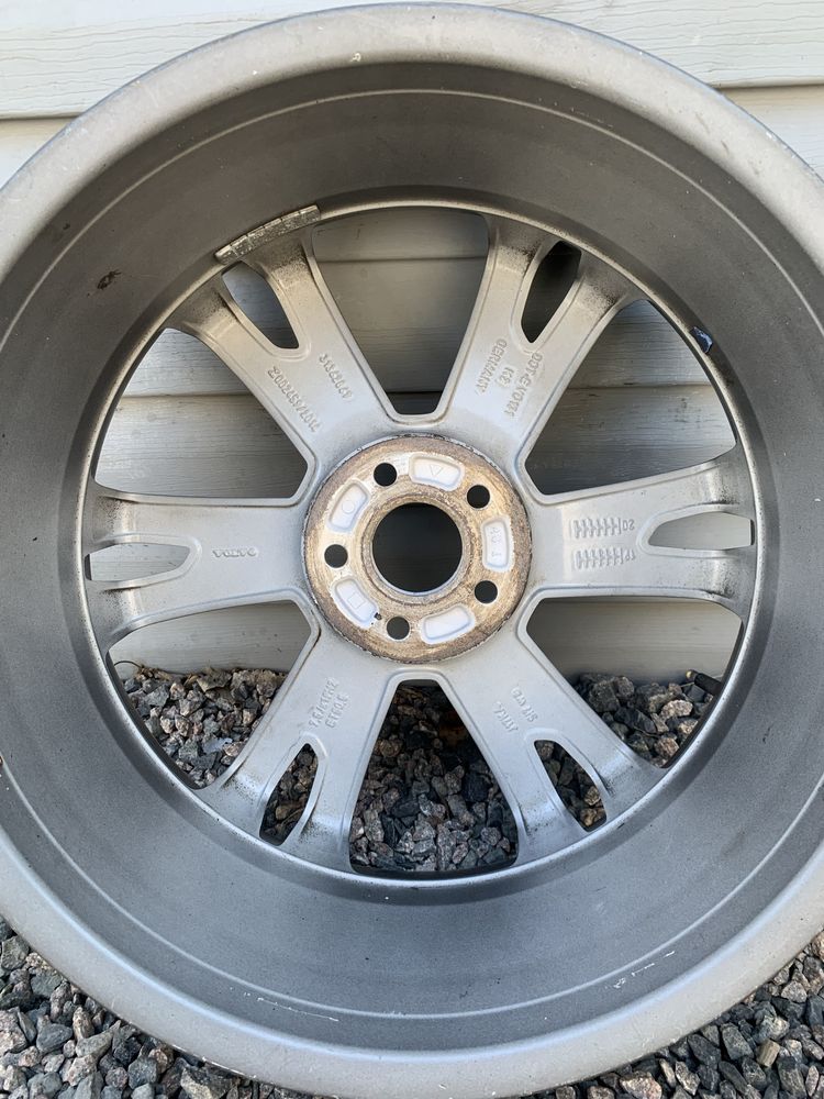 Оригінальний титановий диск Volvo 5/108 R19 5*108 19 ET50,5 одна штука