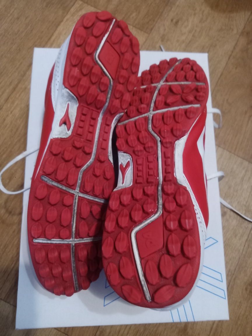 Кросовки  фiрми DIADORA розмiр 44,5