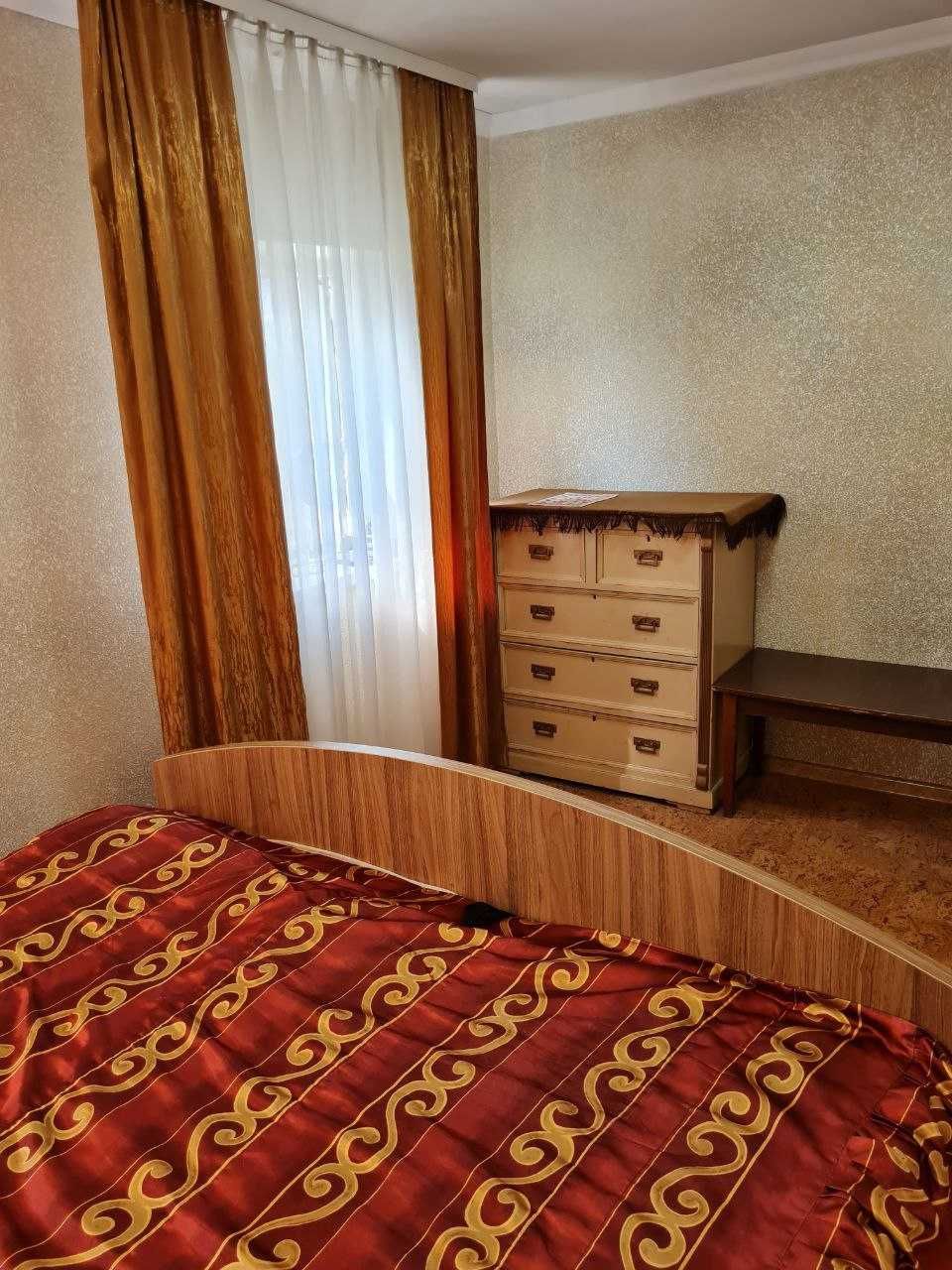 ПРОДАМ  цегляний  БУДИНОК в р-ні зупинки  Козацька. 60000 евро
