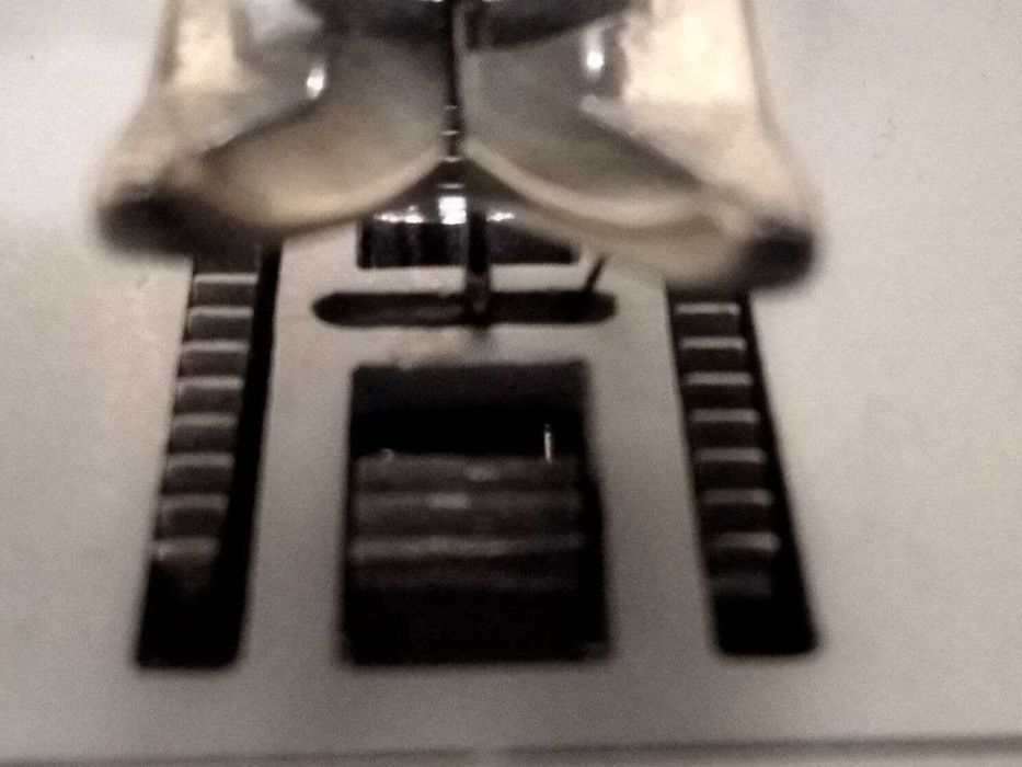 Швейна машинка Чайка 2