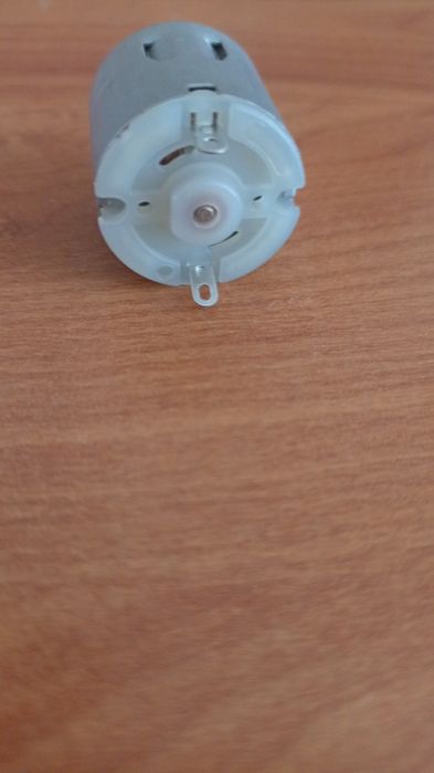 Двигун постійного струму R 140 3-6в.