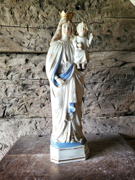 Biskwit Maryja Królowa z porcelany