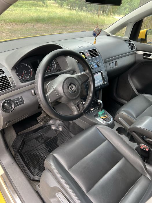 Продам VW touran 2014р.