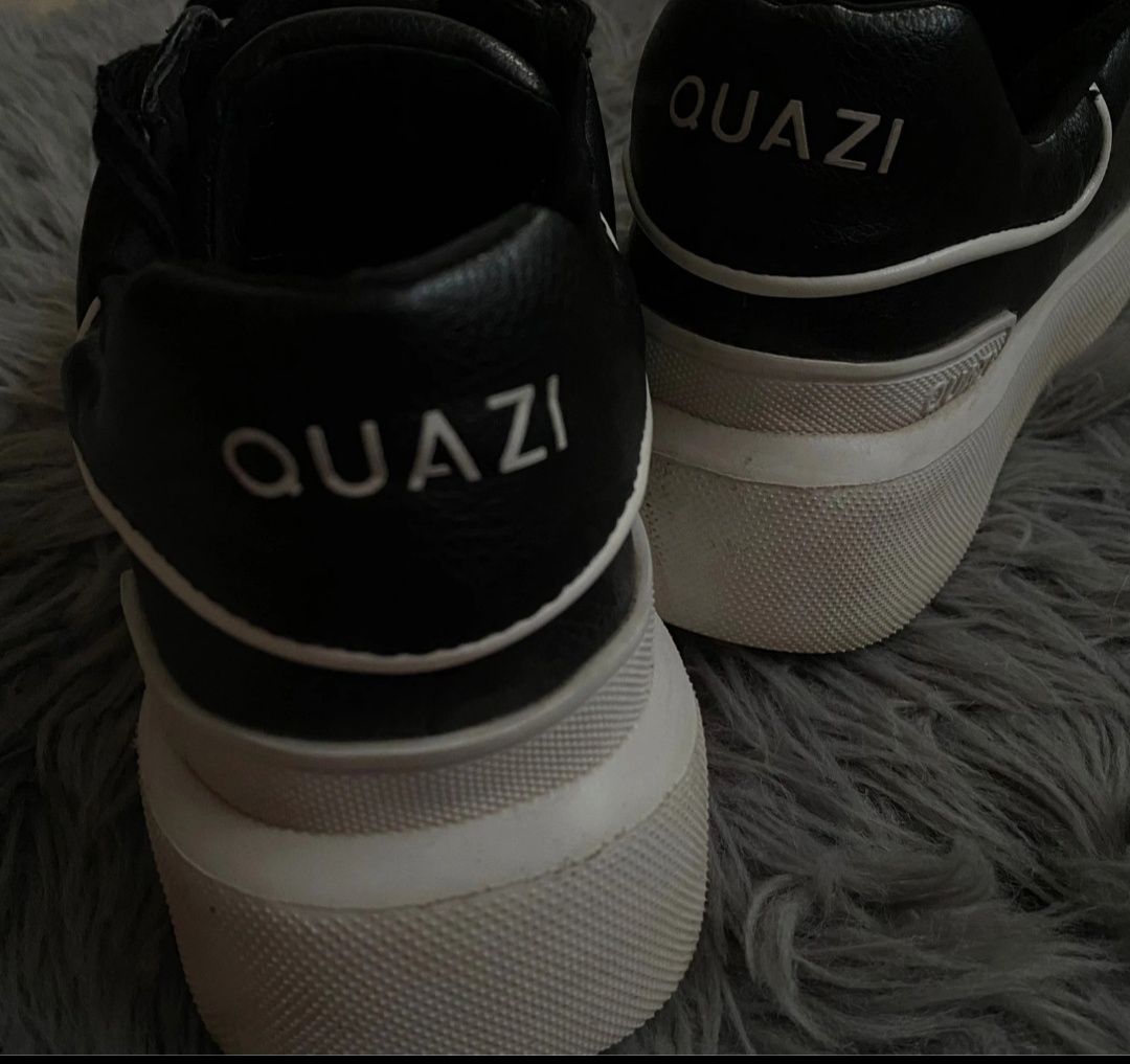 czarne buty quazi