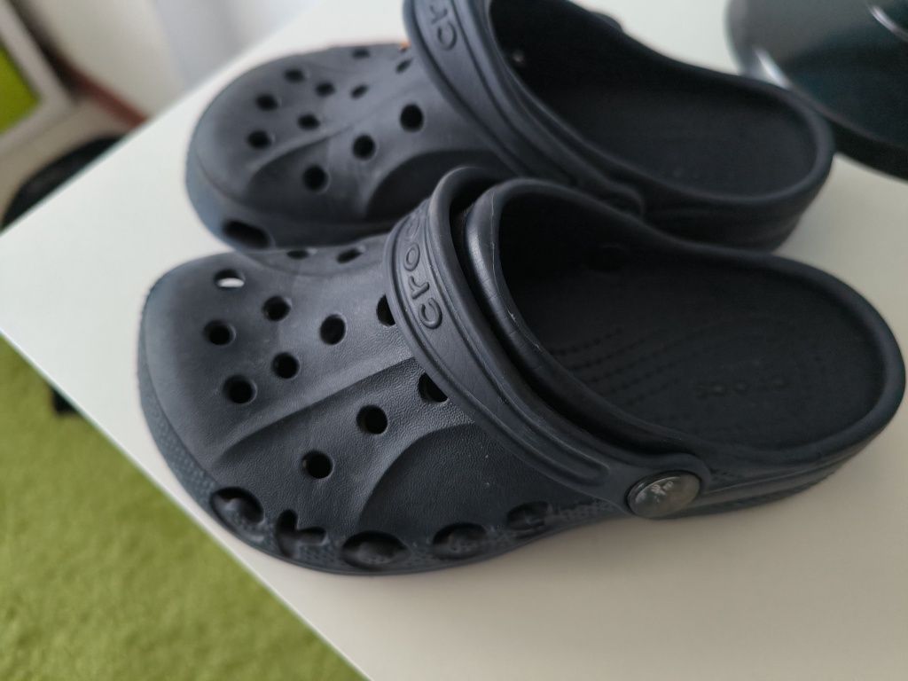 Crocs azul marinho c12