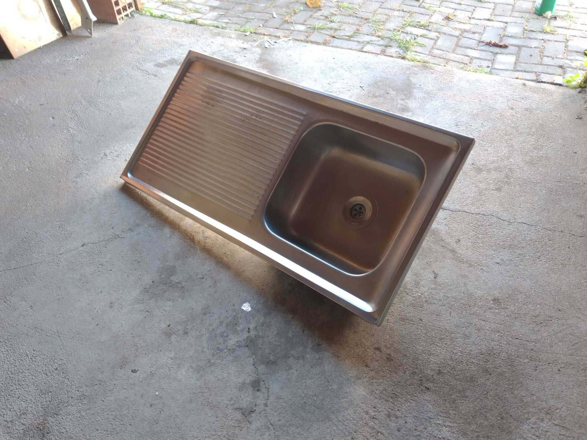 lava-louça de inox usado