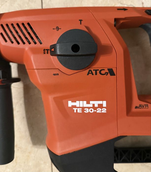 NOWA młotowiertarka HILTI TE 30-22 - uchwyt SDS Plus - baterie NURON