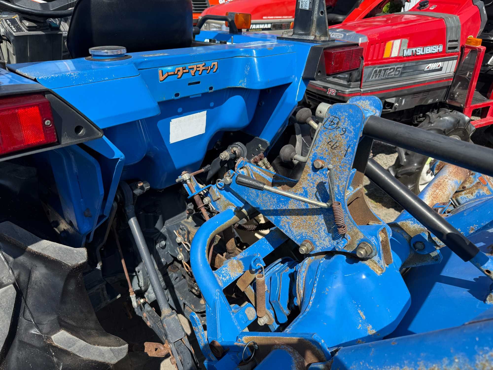 Японський мінітрактор ISEKI TA263 + фреза