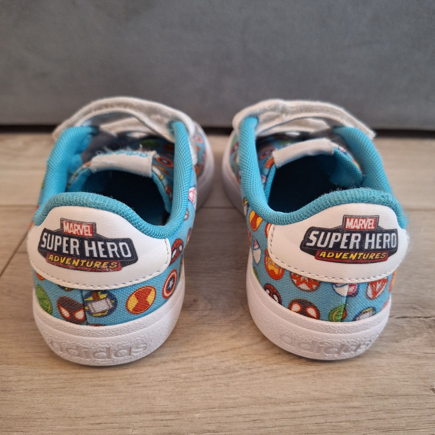 Adidasy x Marvel Super Hero Adventures rozm. 30; rzepy