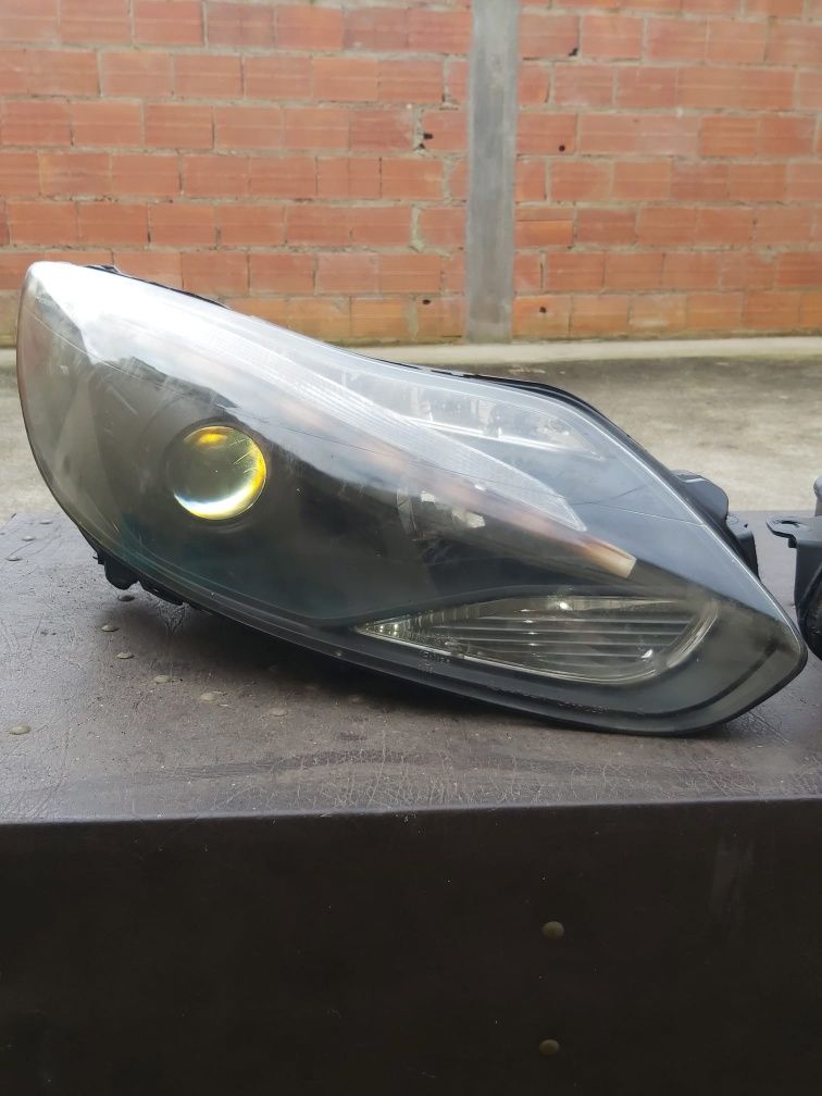 Faróis Ford focus mk3