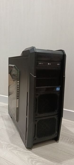 Корпус для пк з активним охолодженням