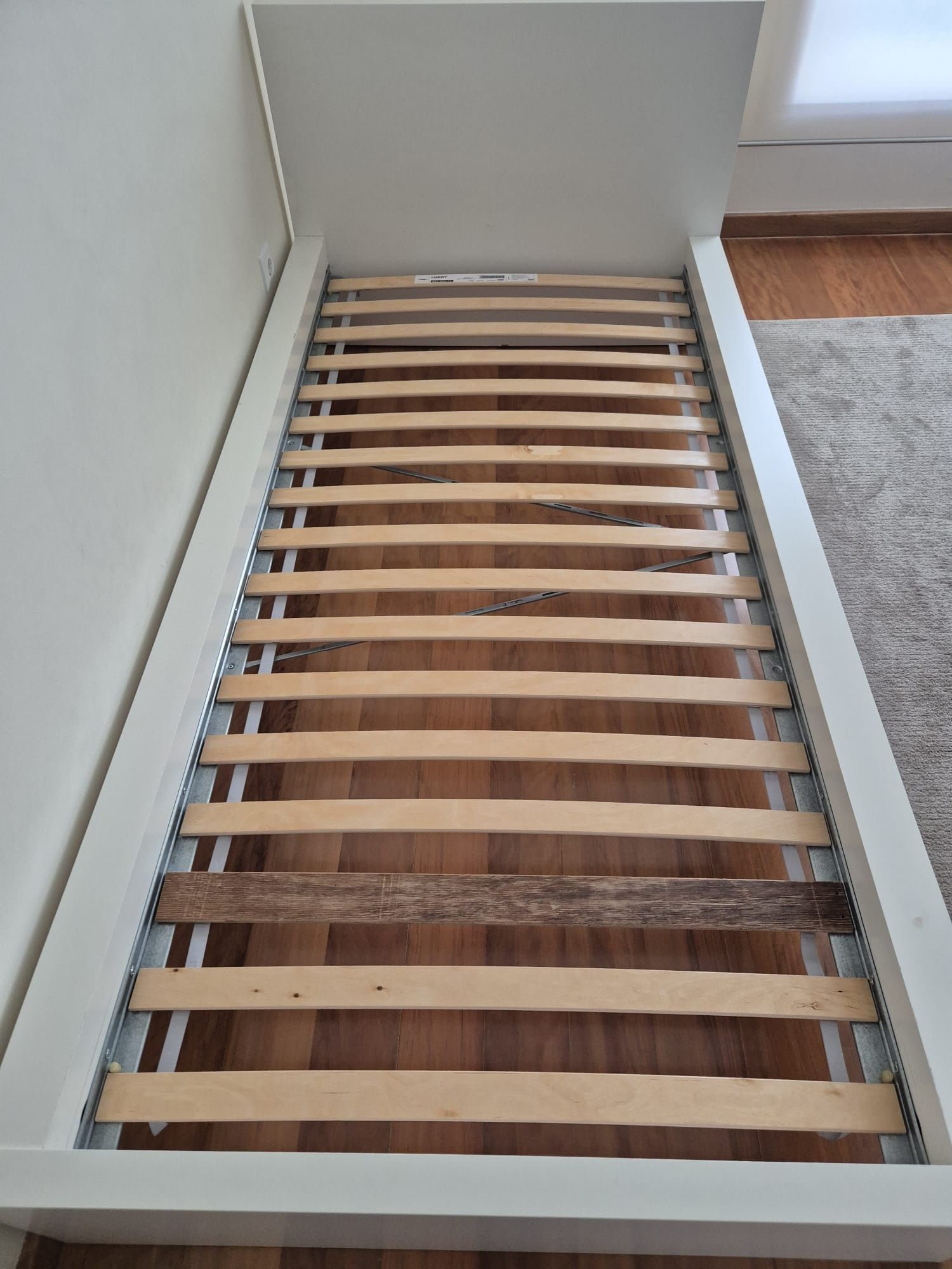 Cama solteiro Malm Ikea