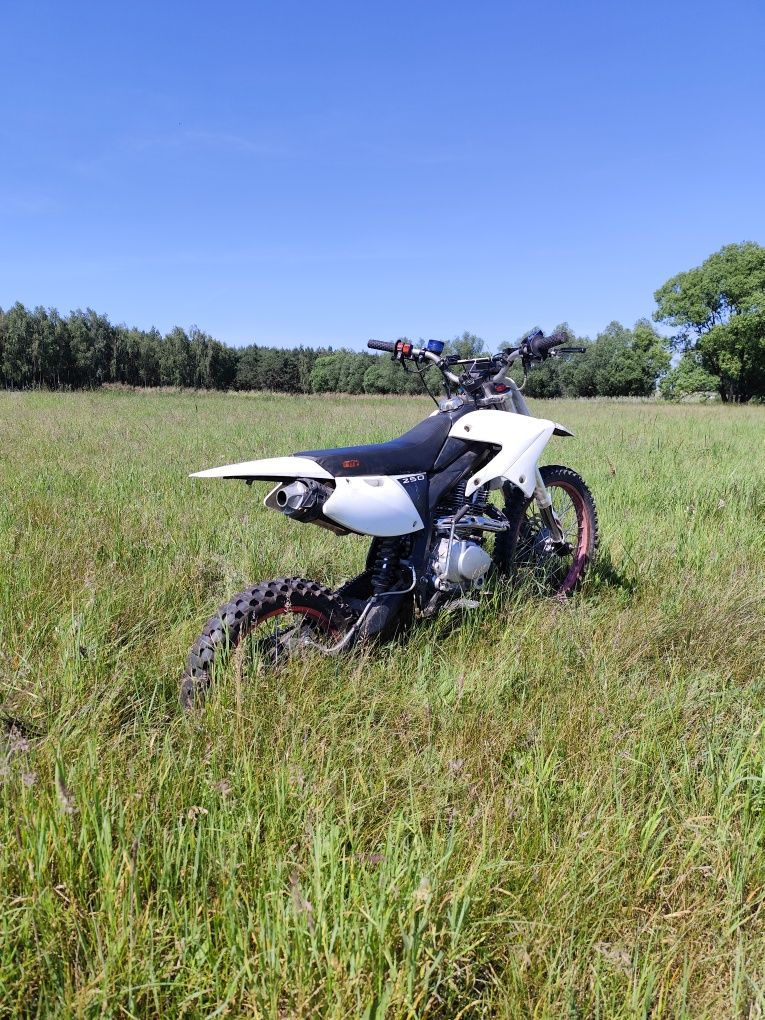 Cross 250 (diabolini, x-motos, kayo)