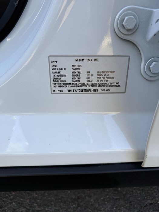 Tesla Model Y Long Range 82 kWh Dual Motor (384 к.с)