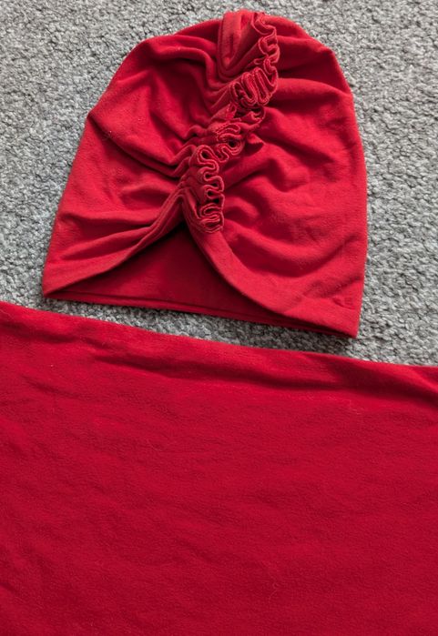 Komplet czapka i chusta czerwony turban chusta trójkątna jesień