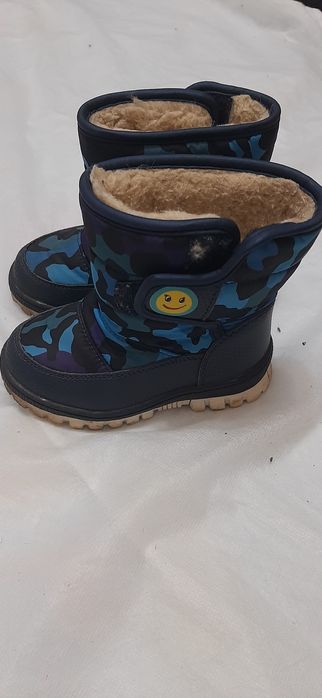 Продам зимние ботинки