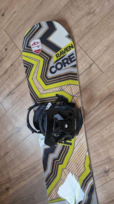 Deska snowboardowa Raven Core Carbon 150cm z wiązaniami Raven Fastec L