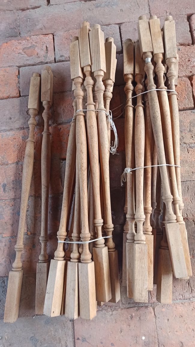 Tralki pionowe, balustrada. Drewniane, wysokość 83cm. 25szt, 10zł/szt