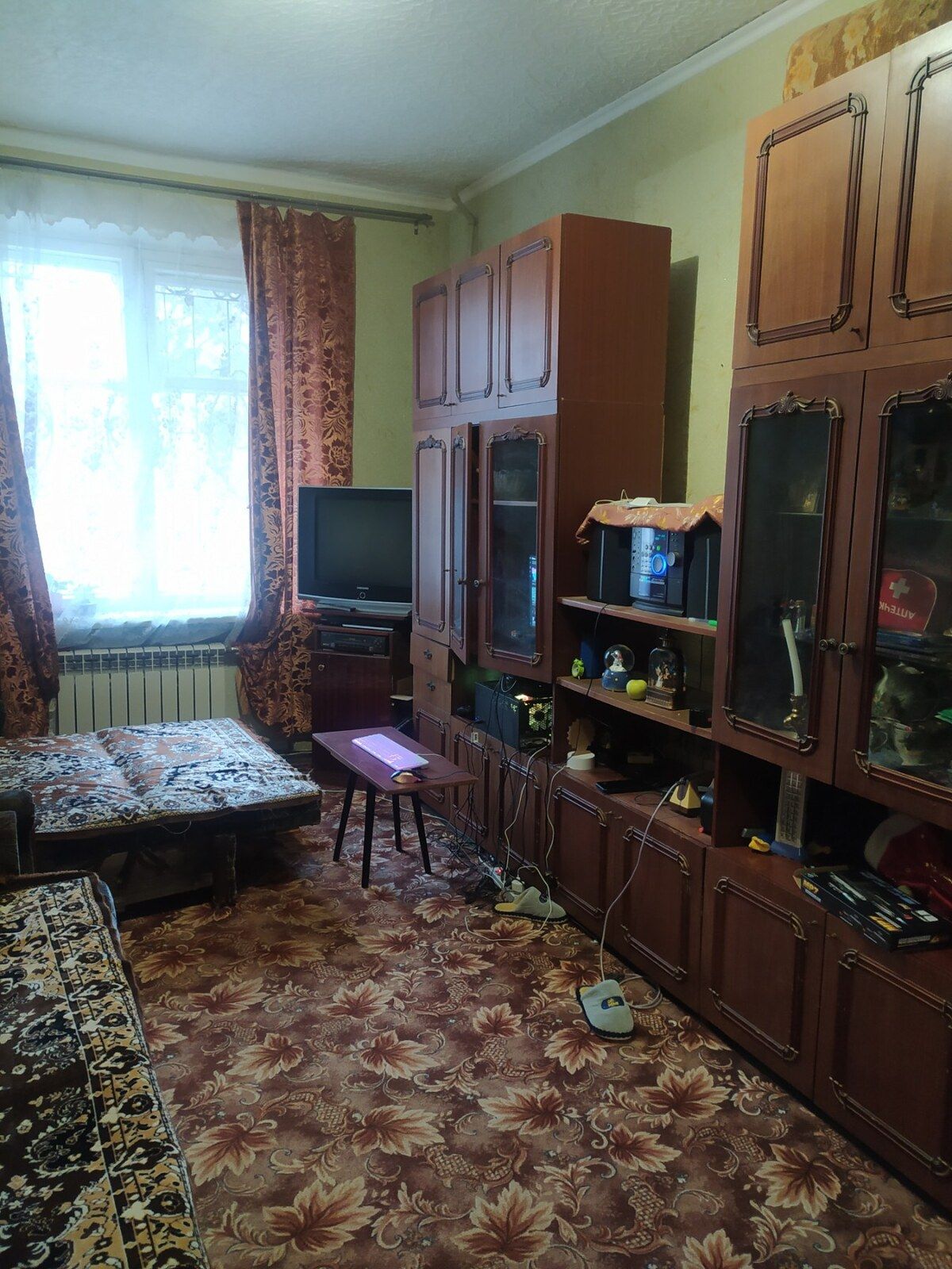 Продам 2к. квартиру великогабаритну район Дніпробуд.