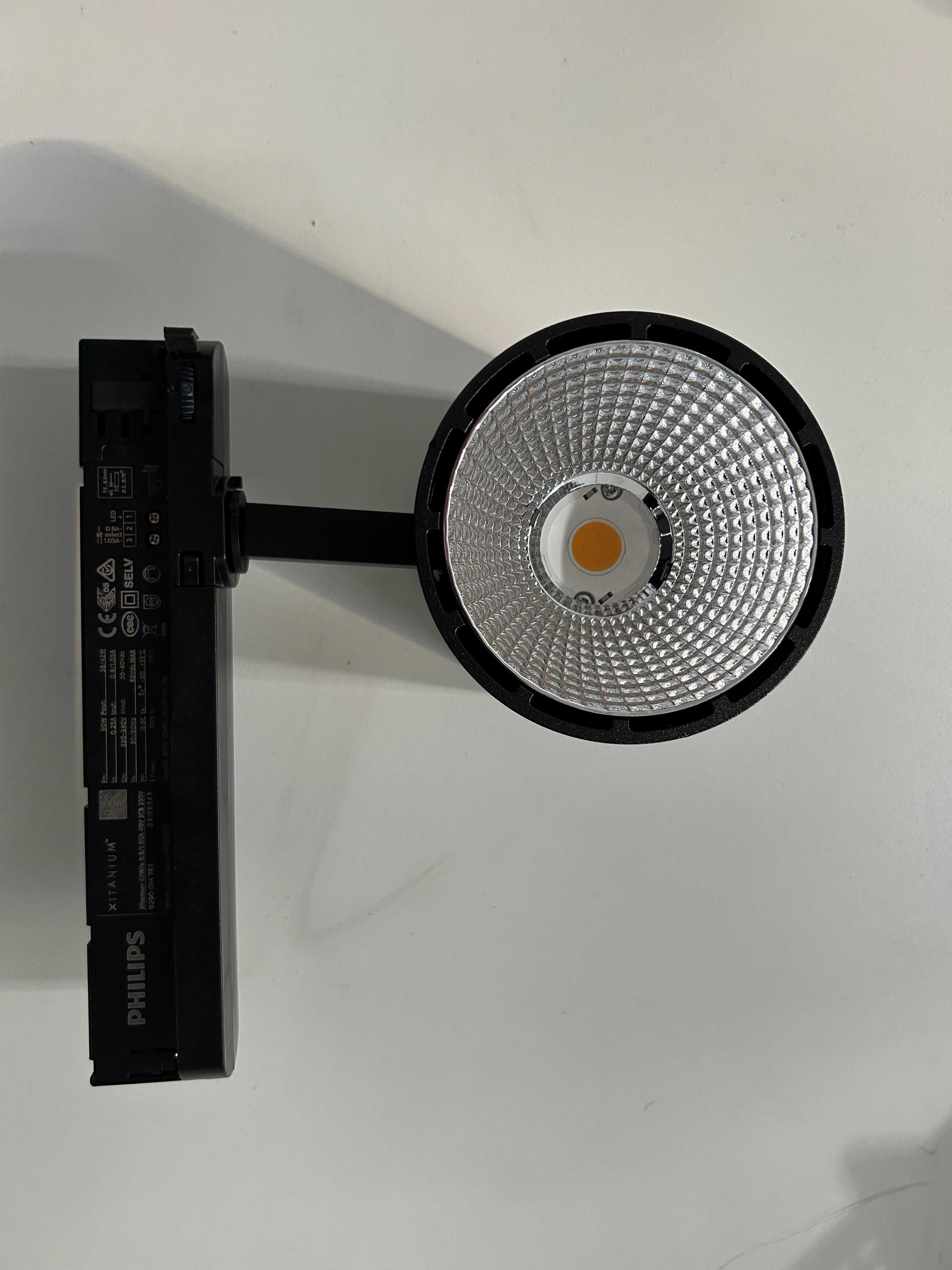Oświetlenie sklepowe LED Lampy profesjonalne PHILIPS system szynowy