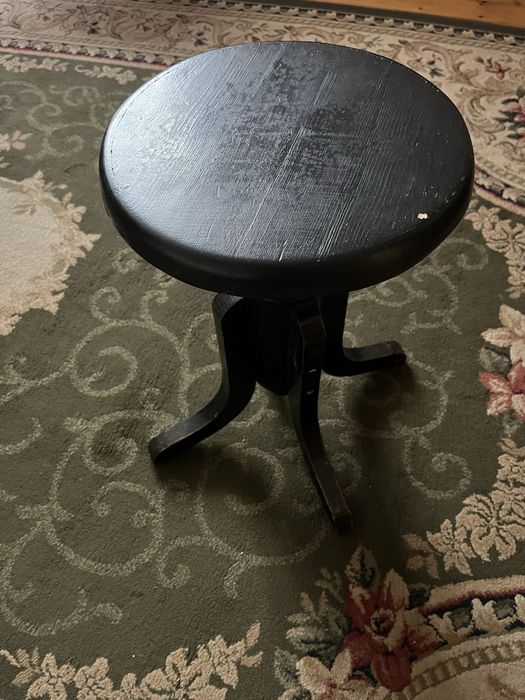 Табурет для піаніно