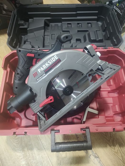 Акумуляторна дискова пилка Parkside  Performance 40 V