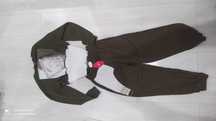 Rewelacyjny dres w kolorze khaki