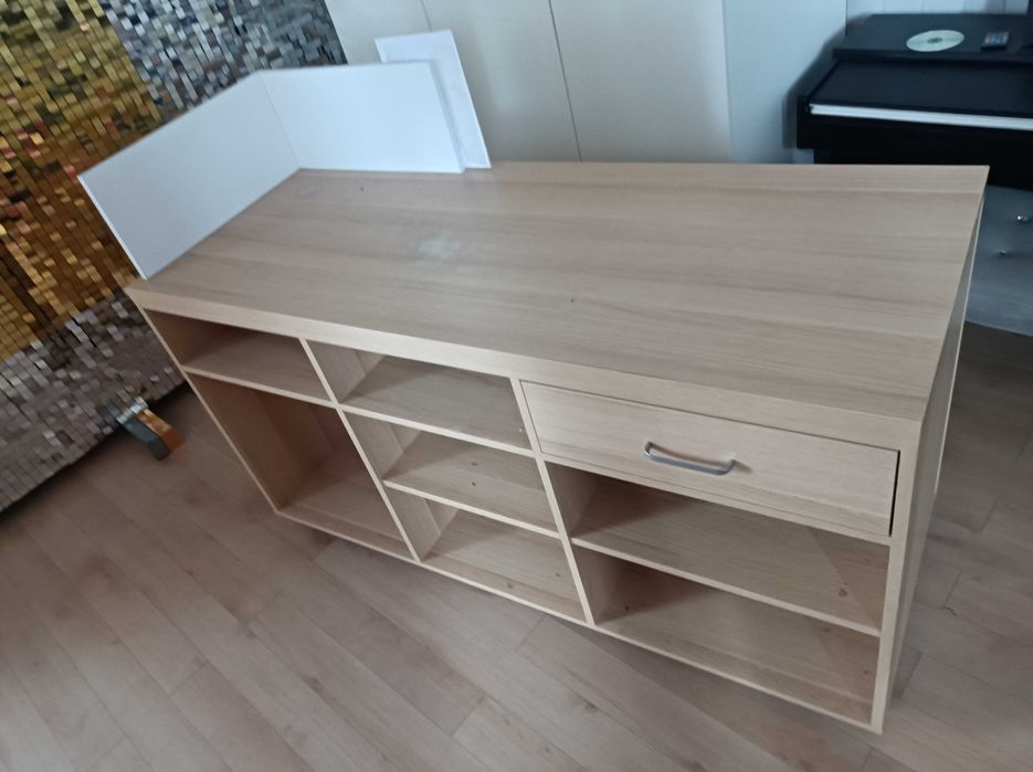 Lada sklepowa recepcja na kółkach