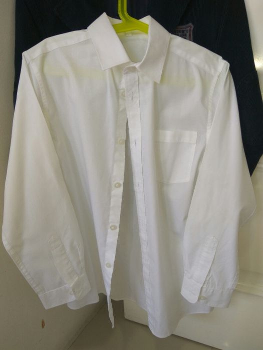 AGORA €5 -Camisa branca 8 anos C&A-COMUNHÃO-CASAMENTO