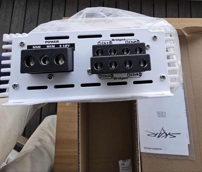 Amplificador Skar Audio 4 canais