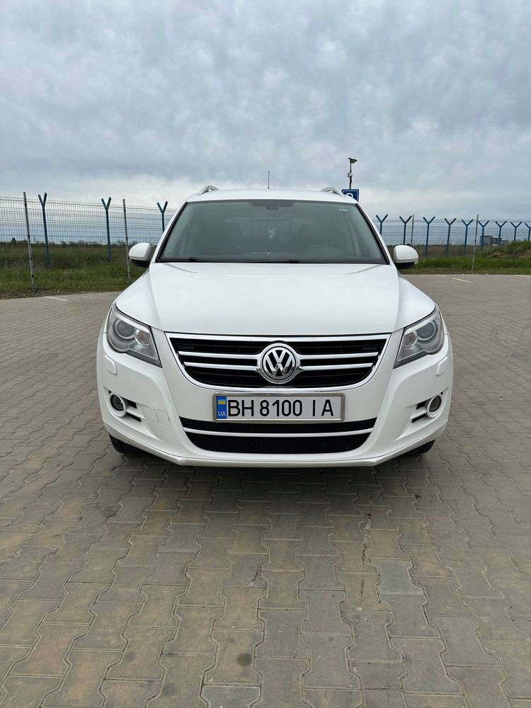 Volkswagen Tiguan 2.0 TSI (не америка)